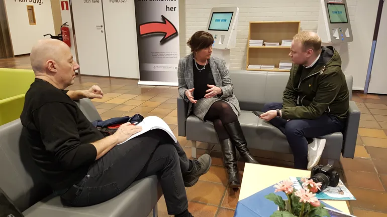Møter journalister