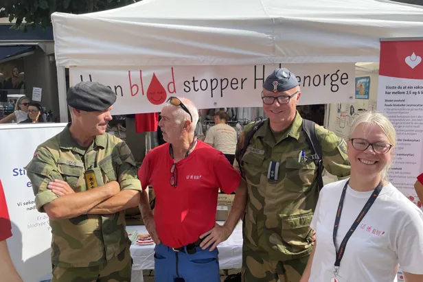 Sjef FOH og Bent Salberg Forsvarets sanitet