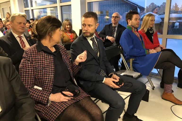 Bent Høie på åpningen av Sámi klinihkka