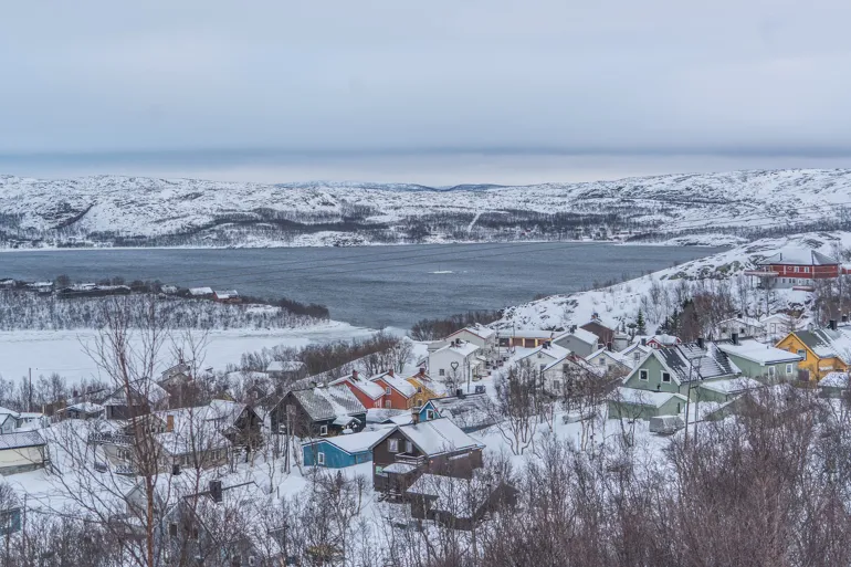 En by med snø