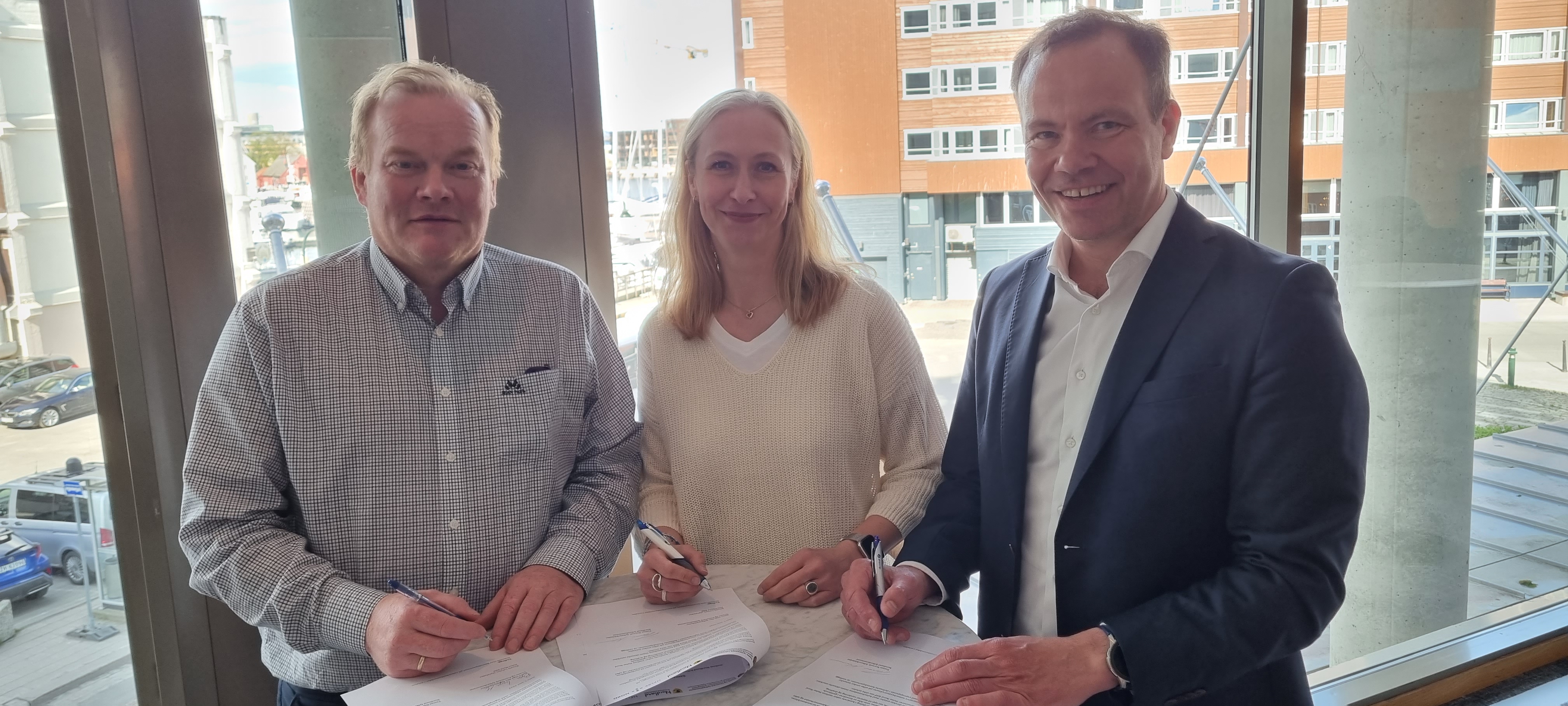 Bjørn Inge Mo, Renate Larsen, Tomas Norvoll