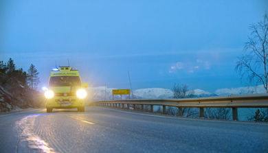 Illustrasjonsbilde med ambulanse