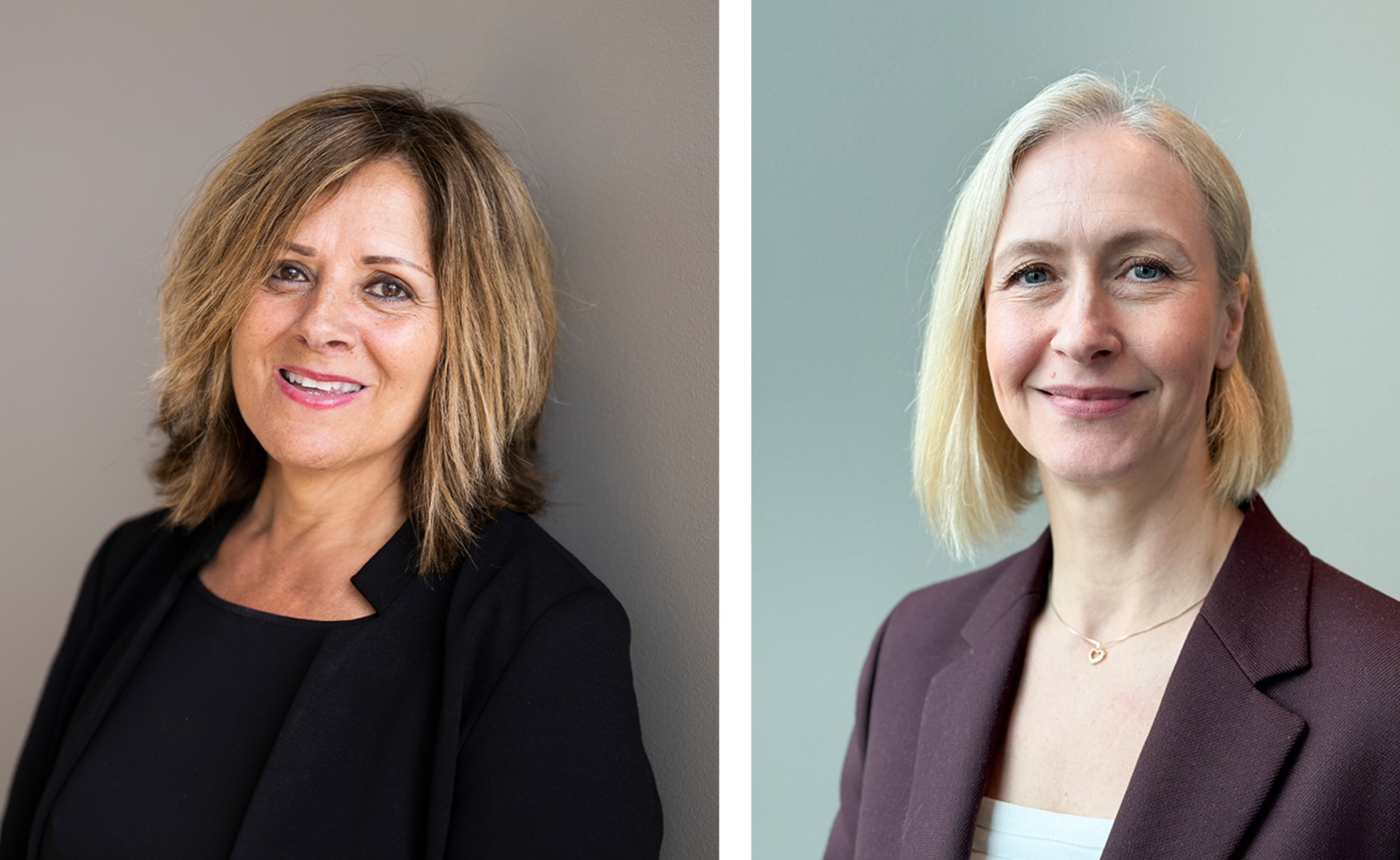 En person som smiler ved siden av en annen kvinne