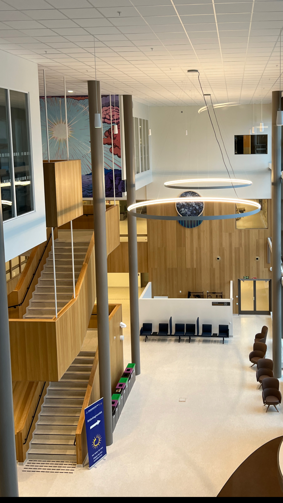 En trapp i en bygning