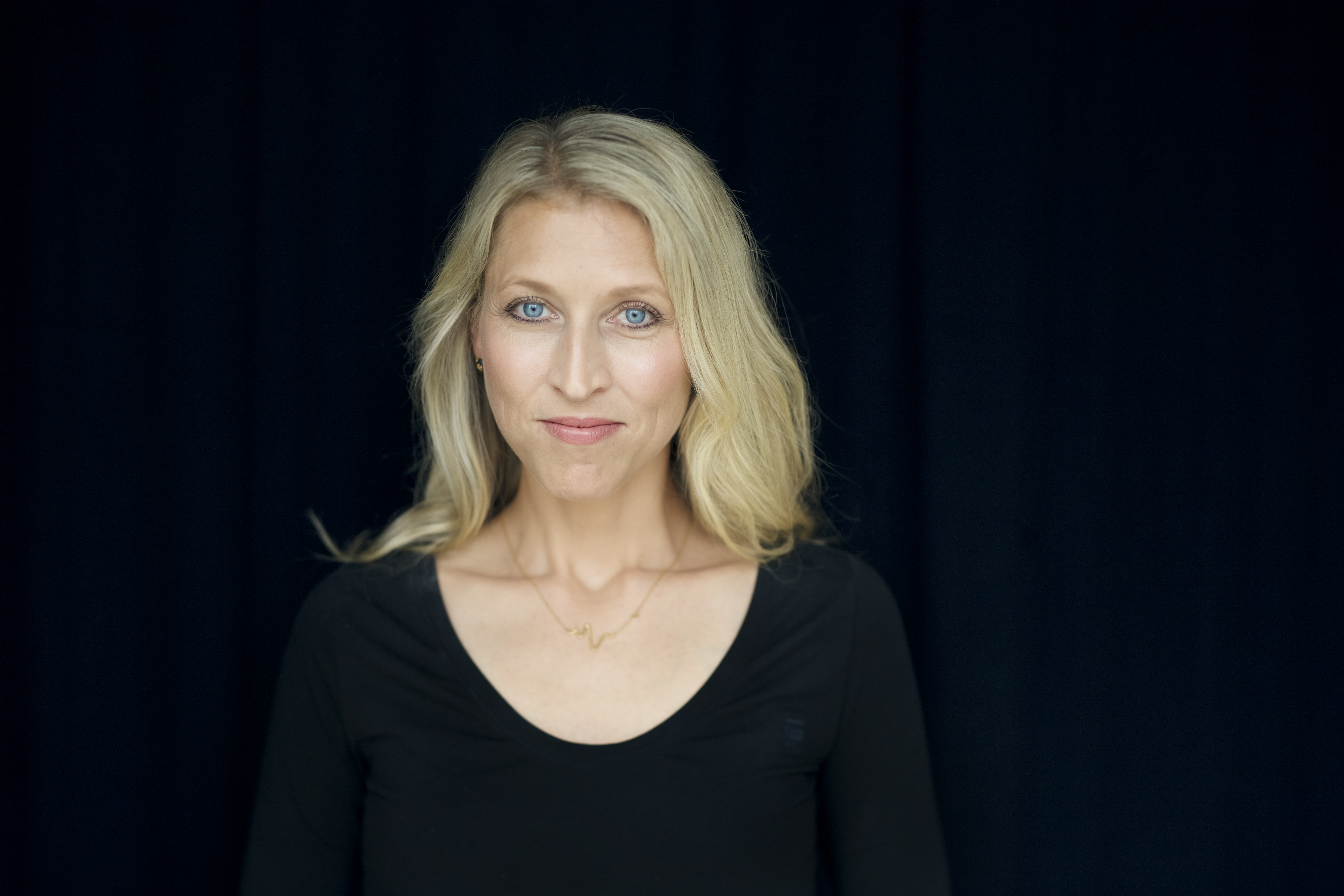 Kvinne med lyst hår